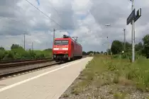 Lok 152 013 der DB in Bremerhaven Wulsdorf auf der Fahrt Richtung S�den.