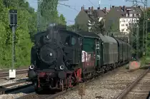 169 005 am 18.05.13 mit 70 083 im Schlepp auf dem Weg nach M�nchen Ost am Heimeranplatz