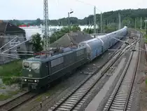 Auch die zweite 151er von SRI hatte ein paar Eins�tze auf R�gen vor dem Kreidezug f�r die  Stammlok  151 170.Am 19.Juni 2013 stand die Lok,mit ersten Teil Kreidewagen,am alten Kleinbahnhof in Bergen/R�gen,am Abstellplatz wo die Wagen bis zum Eintreffen der restlichen Wagen abgestellt werden.