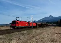 1216 128 + 1116 xxx mit einem G�terzug am 02.04.2012 bei Finkenstein.