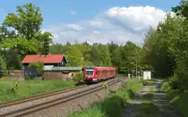 Auf dem Weg nach Hause....nat�rlich zu unserem vogtl�ndischen Zweitzuhause in Gefell, konnten wir am Bahn�bergang in Kornbach noch ein paar sch�ne Fotos machen.
Zuvor waren wir in Melhtheuer, Syrau und an der Plauener Sch�psdrehe.

612 113 als IRE N�rnberg - Dresden, hier mal solo, hat gerade das W�ldchen zwischen Reuth und Kornbach durchfahren. An Wiesen vorbei geht es nun Richtung Sch�nberg.
28.05.2013 Bahnstrecke 6362 Leipzig - Hof
