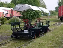 Handhebel-Draisine der  Erlebnisbahn Ratzeburg  auf dem Gel�nde des ehemaligen Bahnhof Hollenbek (ex KBS 114 a  Kaiserbahn ); 11.06.2013
