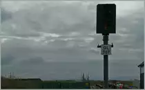 In Irland soll es vierzig Gr�nt�ne geben, doch der Himmel bietet wohl ebensoviel Graut�ne. Ein westirischen Stimmungsbild mit dem aus Athenry kommenden und kaum zu sehen trifft der Dieseltriebzug 2801, der in K�rze Galway erreichen wird.
25. April 2013