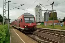 Ein von der 111 149 geschobener RE4 f�hrt gerade aus Geilenkirchen kommend in den Bahnhof Lindern ein. 22.6.2013