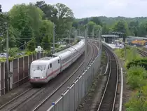 Ein 401er als ICE 901 Hamburg-Altona - Berlin S�dkreuz;  Reinbek, 27.06.2013
