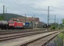 189 060-7 zieht am 25. Juni 2013 den LKW-Walter KLV durch Kronach.