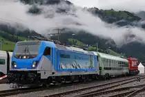 100 Jahre BLS: Die neuste Cargo-Lok BR 187 002-1 mit RAlpin Ausstellungs-Kurzzug in Frutigen am 29. Juni 2013.

Foto: Walter Ruetsch