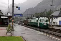 100 Jahre BLS: Be 4/4 761  Wellensitich  und Re 4/4 172 in Kandersteg am 29. Juni 2013.
Foto: Walter Ruetsch  