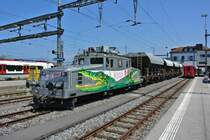 Ge 4/4 21 mit 4 Fcs auf Rollb�cken, Yverdon, 06.07.2013.