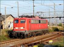 110 216-9 verl�sst den Hbf Stralsund in Richtung Insel R�gen.  (am 24.09.06) 