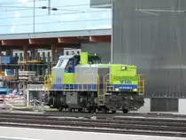 BLS / 100 Jahre L�tschbergbahn - Am  843 504-2 unterwegs mit Publikum im Bahnhof Frutigen am 30.06.2013