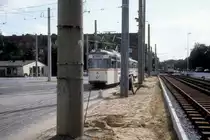 Rostck RSAG: Auf dem Gebiet des Betriebshofes h�lt am 21. September 1991 der Gotha-Gelenktriebwagen 712 mit einem Beiwagen.