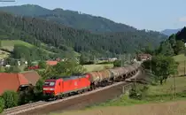 185 135-1 mit dem GC 61763 (Hausach-Rammelswiesen) bei Gutach 7.6.13