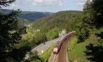 146 233-2  Donaueschingen  mit dem RE 5311 (Karlsruhe Hbf-Kreuzlingen) bei Nu�bach 7.6.13