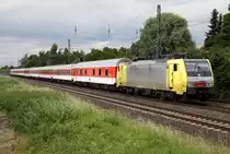 MRCE 189 915-2 / ES 64 F4 - 015 zieht einen AZ Lr von Dortmund nach D�sseldorf durch Angermund am 21.06.2013