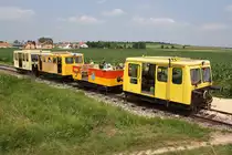 Zayataler Schienentaxi am 07.Juli 2013 in der Endstelle Mistelbach Interspar; die Fahrzeuge von links nach rechts: VSS X626.144, X501.0001, X501.0002 und X626.172.