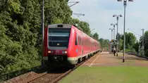 612 482 und 612 670 fahren am 08.07.2013 mit dem RE 3793 nach Dresden Hbf, hier durch Zwickau P�lbitz.