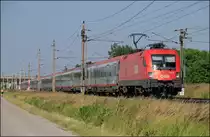 1116.196 Rupert f�hrt am 08.07.13 mit EC 159 von Wien Meidling nach Zagreb, und hat soeben Wr.Neustadt verlassen.