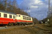 Begegnung bei Essen Kray mit 103 219 und 110 263 am 21.02.1988.