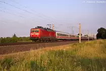 120 143-3 mit dem dritten Kreuzfahrersonderzug von Berlin nach Warnem�nde in Vietznitz. 09.07.2013