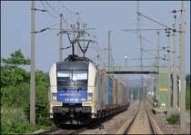WLB ES64U2-023 und GySEV 470 505 Szchenyi bringen den TEC 43623 von Bratislava-Petrzalka  nach Spielfeld-Stra.
Wr.Neustadt Civitas Nova am 10.07.13