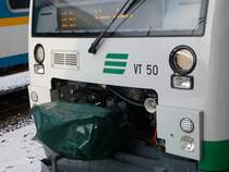 Hier sieht man die Lichter und die Kupplung des VT 50 der Vogtlandbahn.
Der Triebwagen wird in krze nach Werdau abfahren, 1.April 2013.