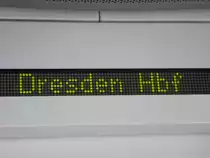 Matrix - Zugzeilanziege eines RE Hof-Dresden, 1.April 2013.