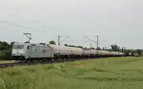 Am 17.Juni 2013 war ITL 185 562 bei Elze(Han) mit Gaskesselwagen auf dem Weg Richtung S�den.