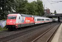 Die Cewe 101 080-0 zieht einen IC durch D�sseldorf Derendorf am 27.06.2013