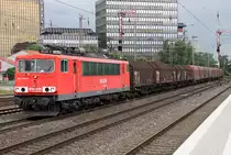 Die 155 118-3 zieht einen leeren Stahlzug durch D�sseldorf Rath am 27.06.2013