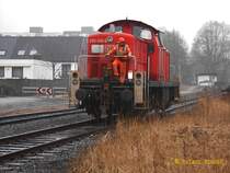 295 016-0 war bei sprhregen im glinder bhf bei rangierarbeiten am 11.04.13