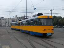 LVB Wagen 2124 hinter einem weiteren Wagen als 9 Markkleeberg-West am Goerdelerring
(2.7.13)