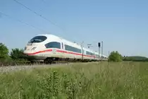 403 017-7 als ICE 108 von Basel SBB nach Dortmund am Vormittag des 06.06.13 s�dlich von Buggingen.