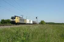 ES 64 F4-096 mit einem KLV-Zug am 06.06.13 sdlich von Buggingen Richtung Sden.
Viele Gre an Blumi!