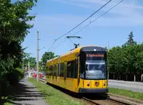 NGTD8DD 2628 verl��t die Haltestelle Hellerau-Brunnenweg.(05.06.2013)
