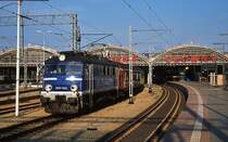 Mit einem Intercity verl��t EP07-1045 am 17.06.2013 Wroclaw Glowny