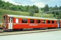 RhB - A 1234 am 28.06.1995 in St.Moritz - 1.Klasse Einheitspersonenwagen Typ I - �bernahme 26.10.1965 - FFA/SIG - Fahrzeuggewicht 18,00t - Sitzpl�tze 36 - L�P 18,42m - zul�ssige Geschwindigkeit 90 km/h - �3=23.07.1992 - Logo RhB in rh�toromanisch. Hinweis: mit gelben Hinweispfeilen an den T�ren f�r Taster neben den T�ren, Klassezahlen klein, hoher Anschriftenblock, d�nne Betriebsnummern, gescanntes Dia
