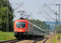 1116 115 und 123 waren am 14. Juli 2013 am EC 113, welcher mit ca. 100 Minuten Versp�tung hier den B� Weisham passiert. Grund daf�r war eine technische St�rung am Zug, dadurch entfielen auch die Haltestellen Velden, P�rtschach, Krumpendorf und Klagenfurt Hbf. Der Zug endete somit au�erplanm��ig in Villach Hbf.