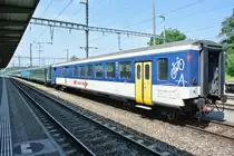 Eine weitere Ladung ausrangierte Wagen warten in M�hlin auf ihr weiteres Schicksal: BDt EWI 50 85 82-34 901-7, 6 EWII und ein Bpm 51, 15.07.2013.