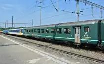 Die drei h�ufigsten Lackierungen der EWII: B EWII 50 85  20-34 541-6 mit Komfortstreifen, AB EWII NPZ 50 85 39-75 075-3 und B EWII New Look 50 85 20-34 583-8. Ausrangierte Wagen in M�hlin, 15.07.2013.