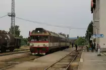 854 209-4 / 80 29 202-6 mit Os 4879 Jihlava-Třeb�č auf Bahnhof Okř��ky am 24-5-2013.