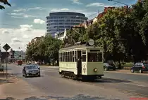 Straßenbahn Wroclaw - SSB 1217 (Marii Sklodowskiej-Curie 23.06.2013). Der Triebwagen gehört zu einer Serie, die zwischen 1925 und 1929 von LHW gebaut wurde.