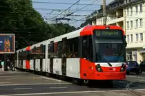 5104 in Werkslackierung nach entfernen der Ganzreklame  Express  auf der Kreuzung Aachener Str./G�rtel am 15.07.2013. 