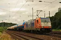 185 613-7  HUSA  mit Kesselwagenzug in K�ln West am 10.07.13.