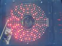 Ein LED Schlusslicht des Taurus der 3.Generation (Taurus 3). Die Fahne der InnoTrans 2006 spiegelt sich sehr sch�n drin.