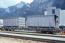 RhB - R-w 8202 II am 05.06.1992 in Untervaz - Flachwagen mit Rungen 4-achsig mit 1 offenen Plattform - �bernahme 14.11.1990 - FC - Fahrzeuggewicht 18,55t - Zuladung 33,00t - L�P 16,54m - zul�ssige Geschwindigkeit 80/B km/h - Hinweis: gescanntes Dia
