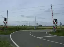 Bahn�bergang in Stralsund Andershof an der Strecke Stralsund-Berlin am 14.Juli 2013.