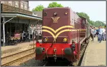 Diese sch�ne Diesellok NS 2225 war auch zu Gast bei dem Jubil�umsfest (Stoomtrein Jubileum Dagen) der ZLSM am 14.07.2013.Gerade aus Kerkrade eingefahren h�lt der Sonderzug in Simpelveld. 