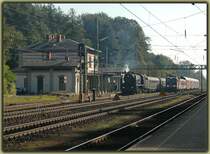 Der letzte Tag der IGE Veranstaltung Dampflok-Festival im Weinviertel. 919.138 bei der R�ckfahrt von Wien nach Hersbruck als Sonderzug R 16602 bei ihrem vorletzten Fotohalt in Rekawinkel am 25.9.2006.
