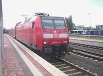 Die 146 017-9 als RE 1 am 15.06.2005  in D�ren auf dem Weg nach Hamm(Westf)